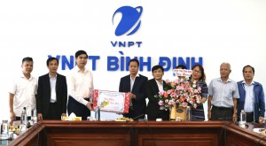 Phó Chủ tịch UBND tỉnh Lâm Hải Giang thăm, chúc tết các đơn vị Viễn thông